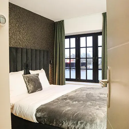 Mr.bernard * De Panne