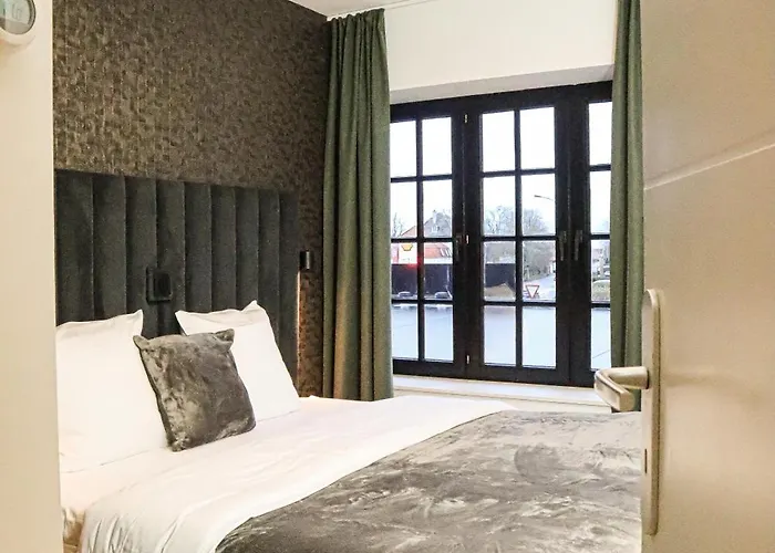 Mr.bernard * De Panne