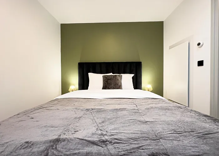 Mr.bernard * De Panne